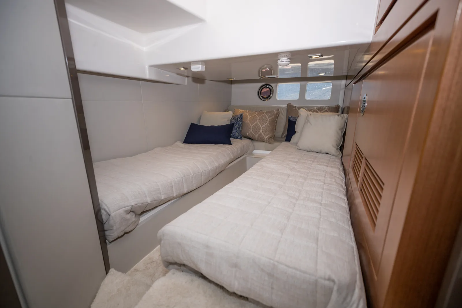 Guest cabin of the Schaefer 400