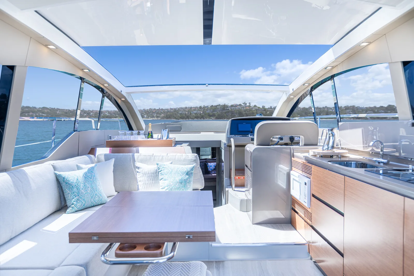 Saloon of the Schaefer 510 GTS with the sunroof open
