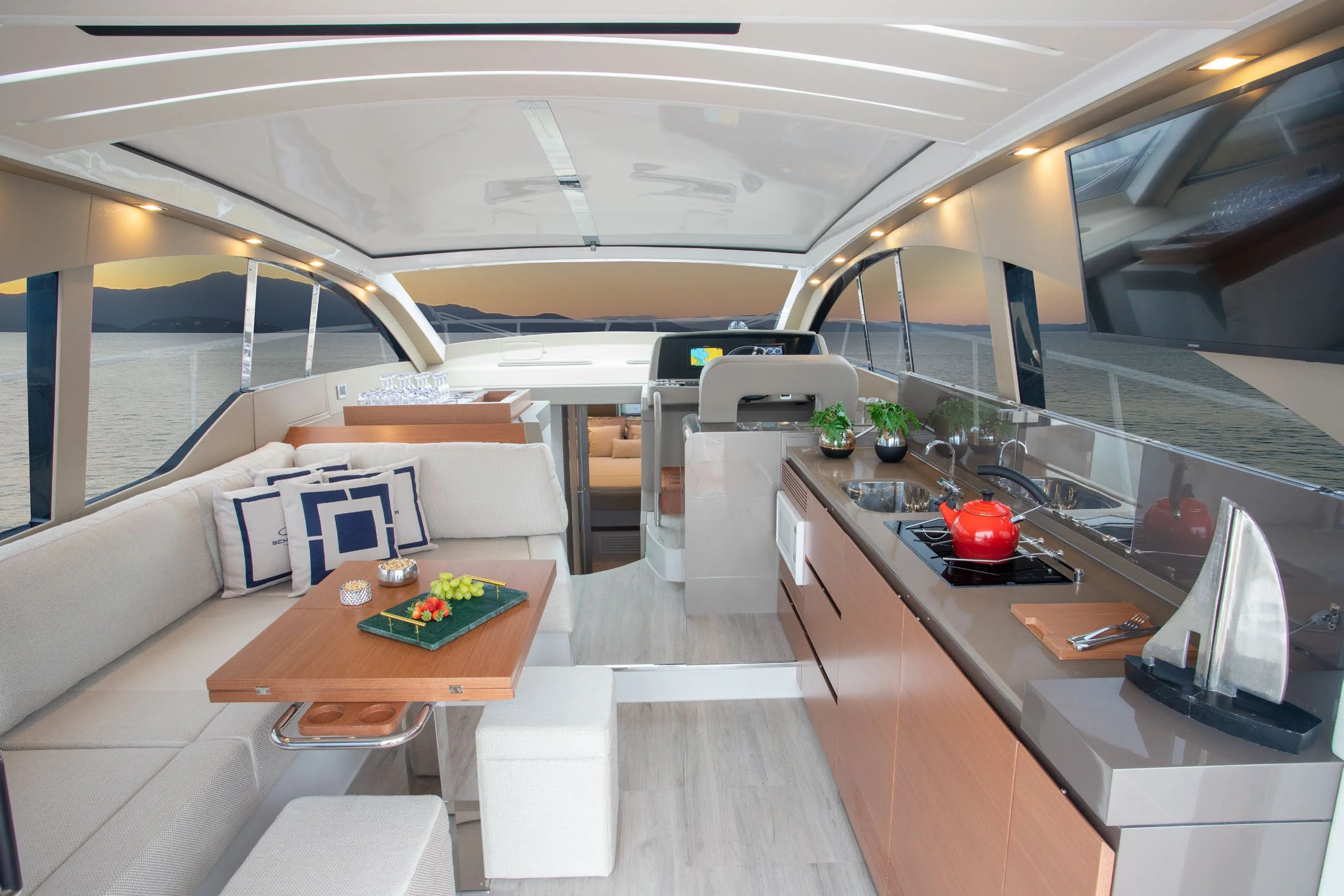 Saloon and galley of the Schaefer 510 GTS