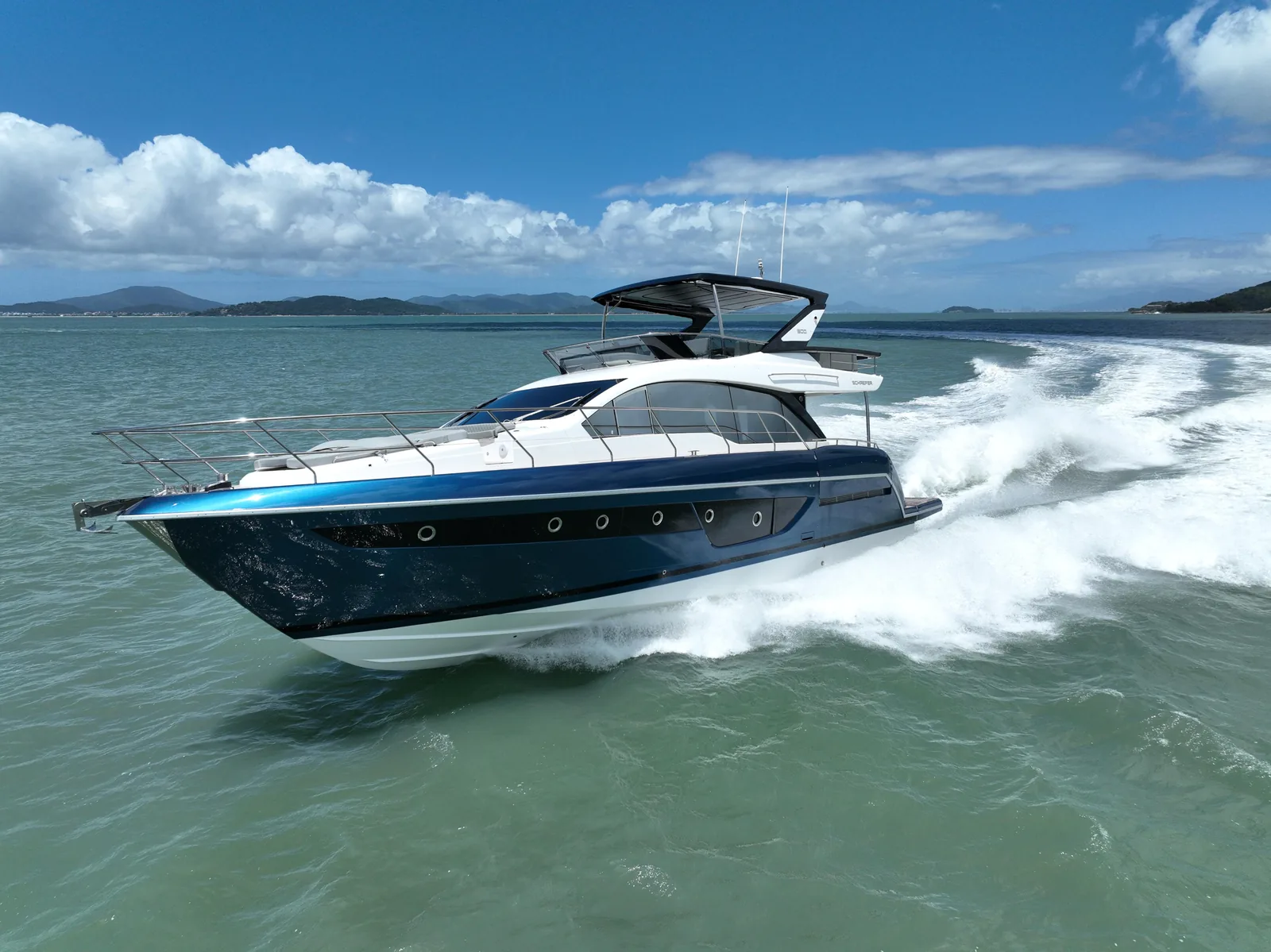 Schaefer 600 at speed with the bow rising