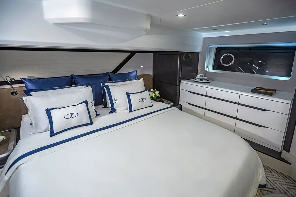 VIP cabin of the Schaefer 600