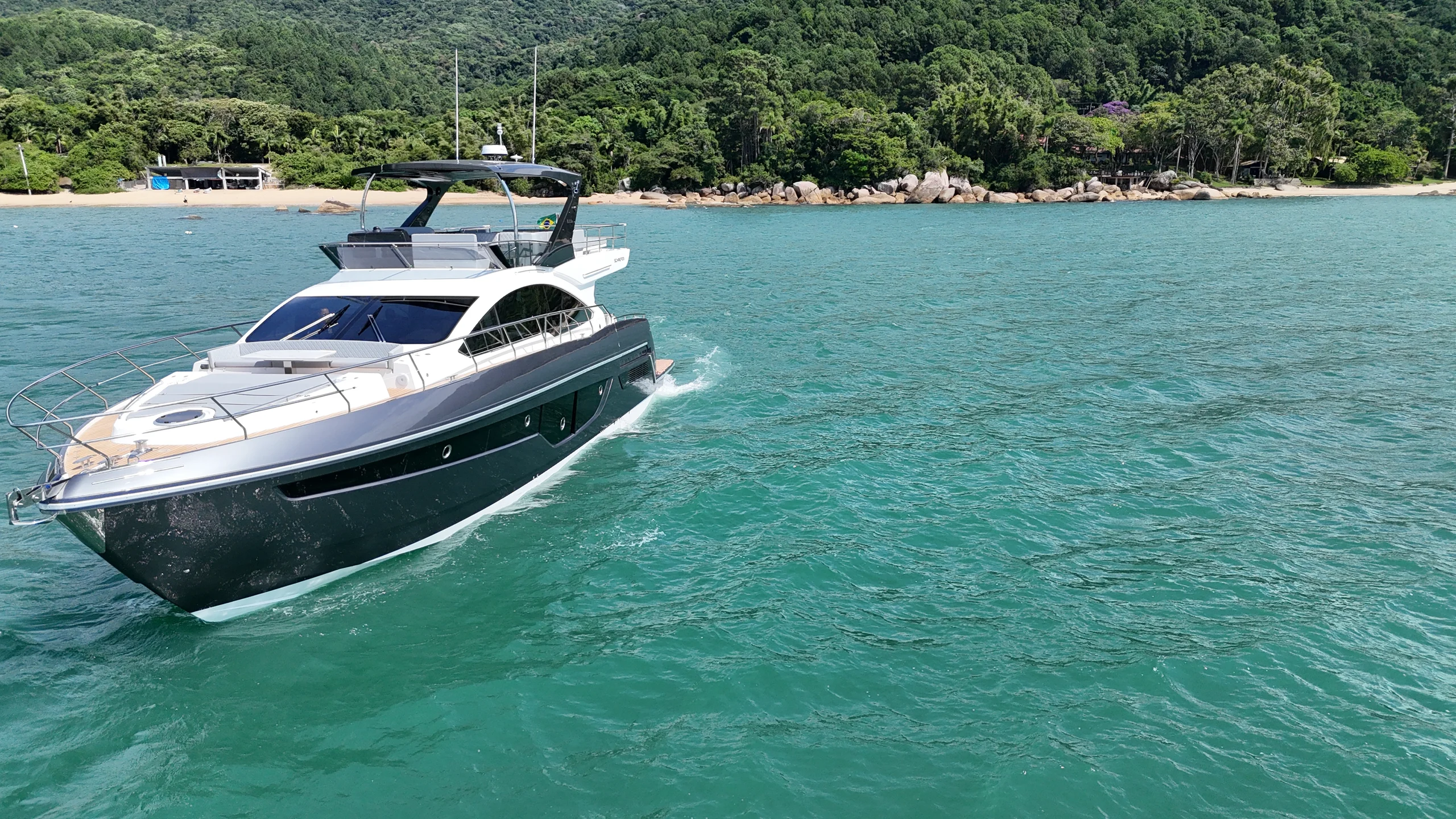 Schaefer 660 running towards a beach