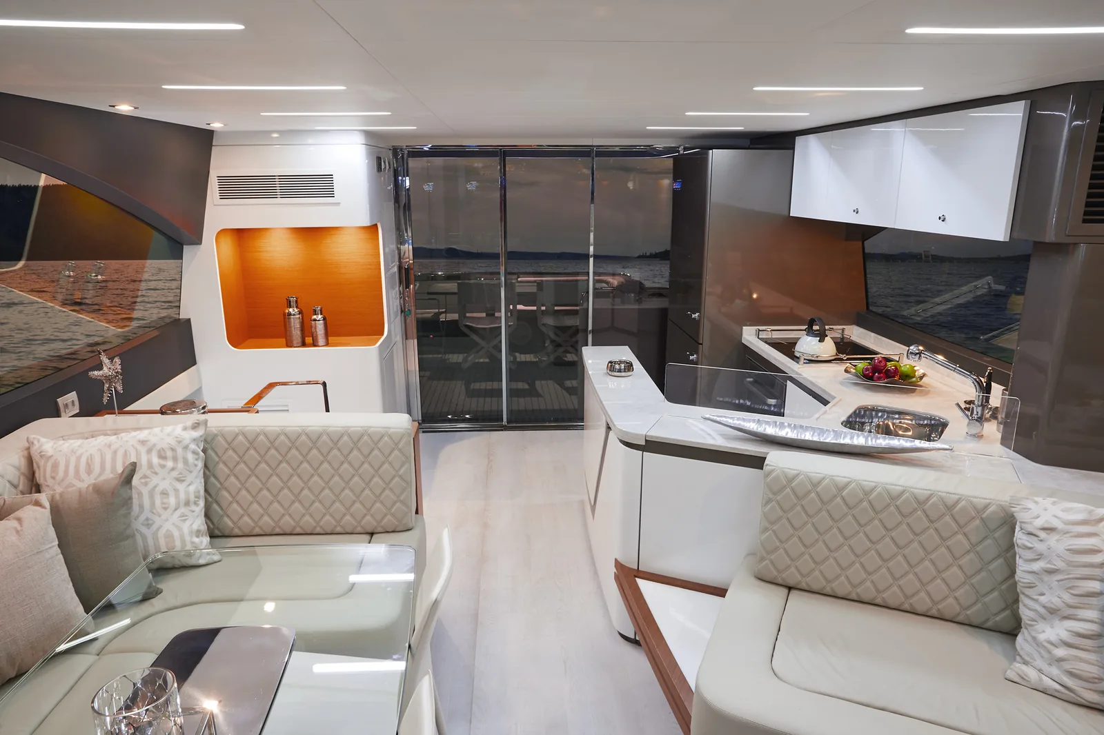 Saloon of the Schaefer 660 looking forward to the helm