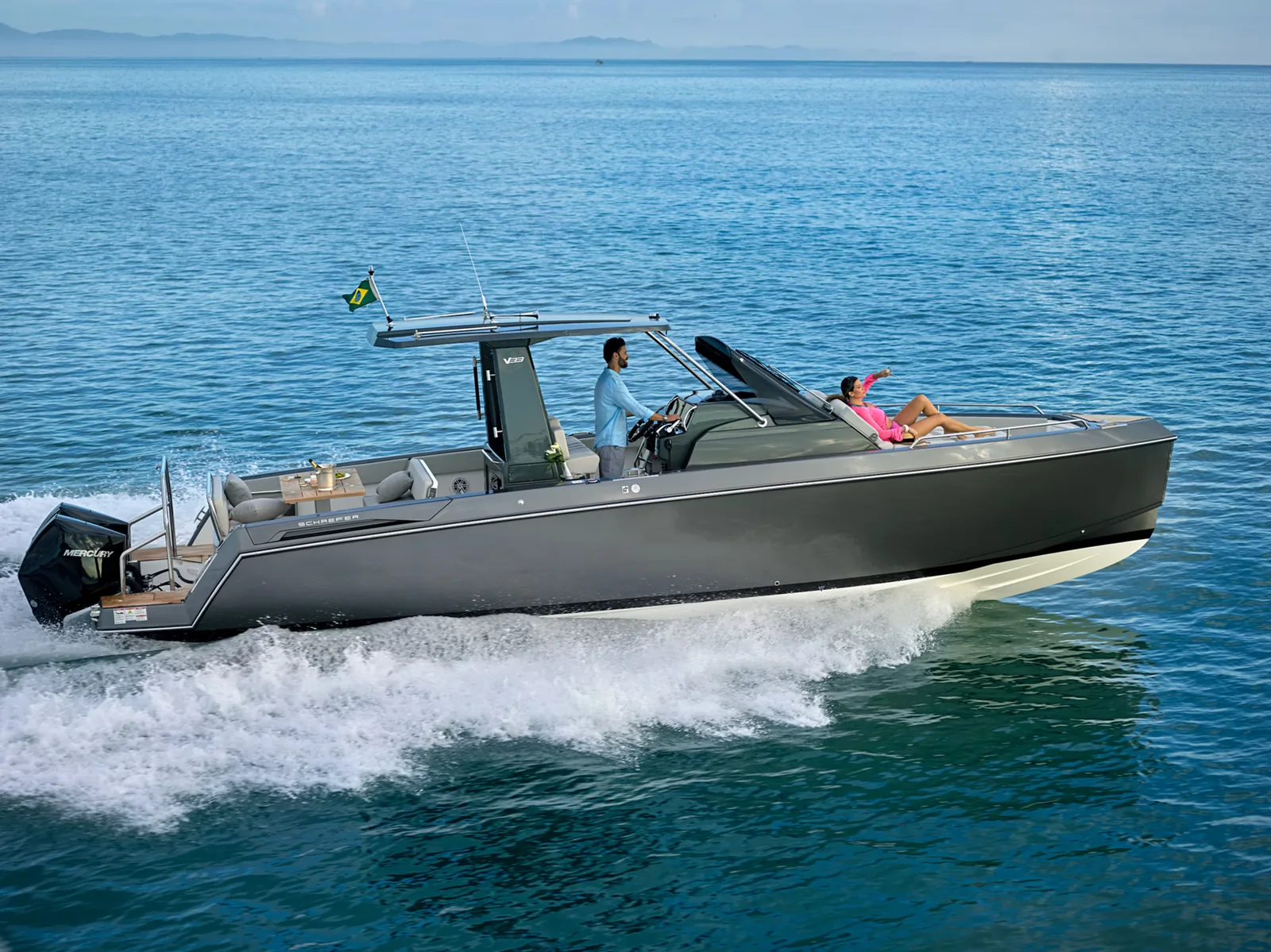 Schaefer V33 at speed, bow quarter view