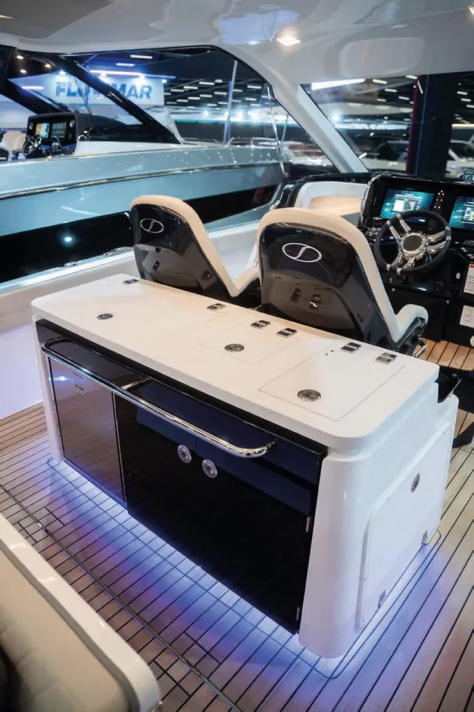 Open-air galley station and helm seats of the Schaefer V34