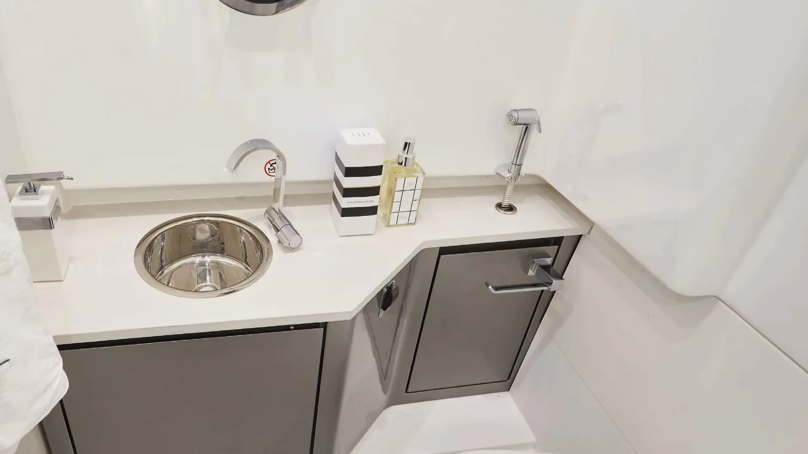 Bathroom below deck on the Schaefer V34
