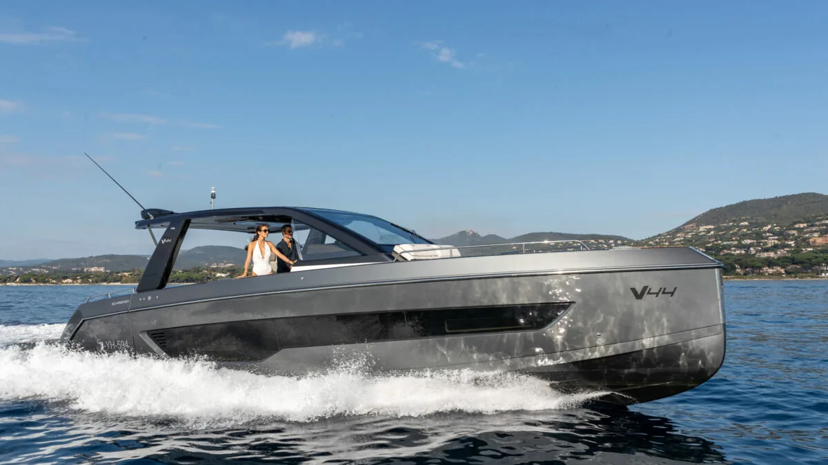 Schaefer V44 with grey hull running along the coast