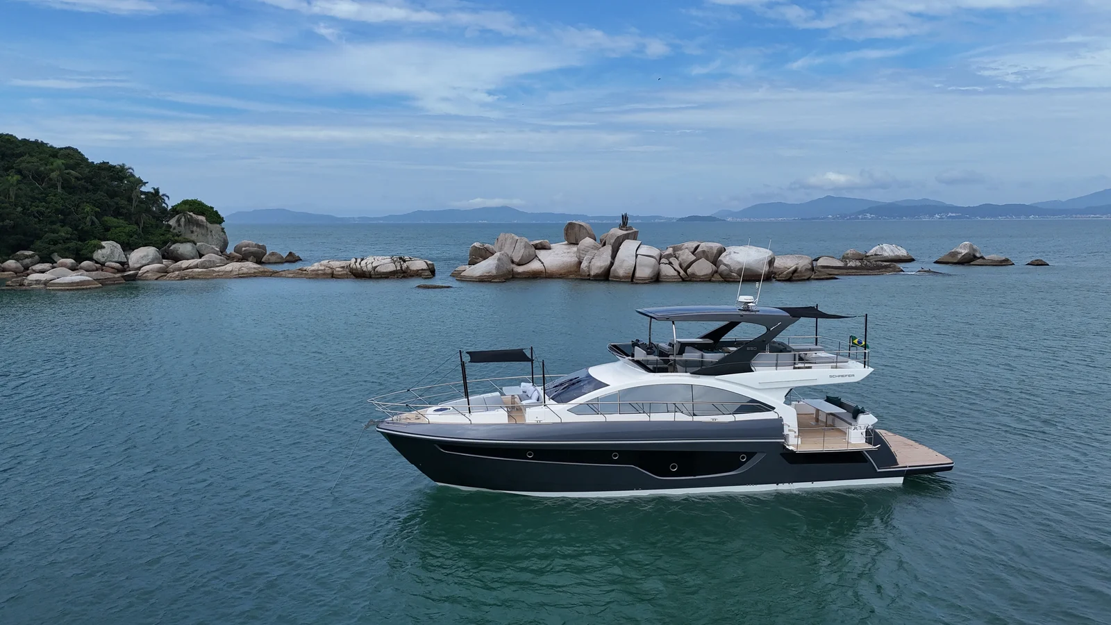 Schaefer 660 from the flybridge yachts range